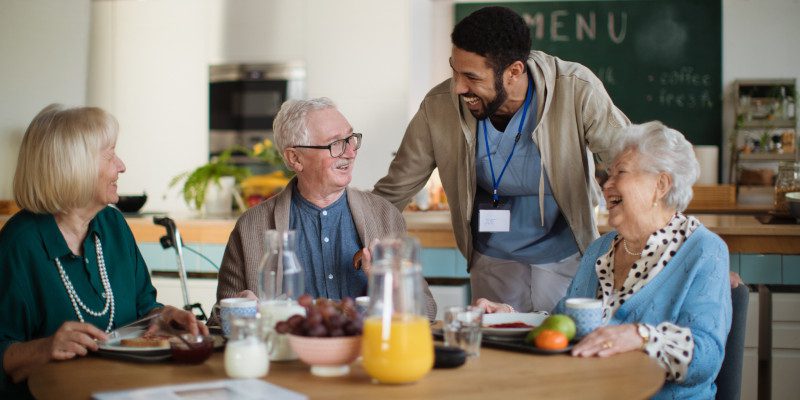 4 Benefits of Shared Activities and Dining Opportunities